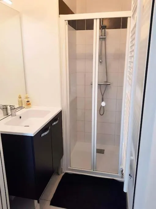 Calme Avec Beau Balcon & Parking A La Courrouze, Proche Centre Apartment Rennes France