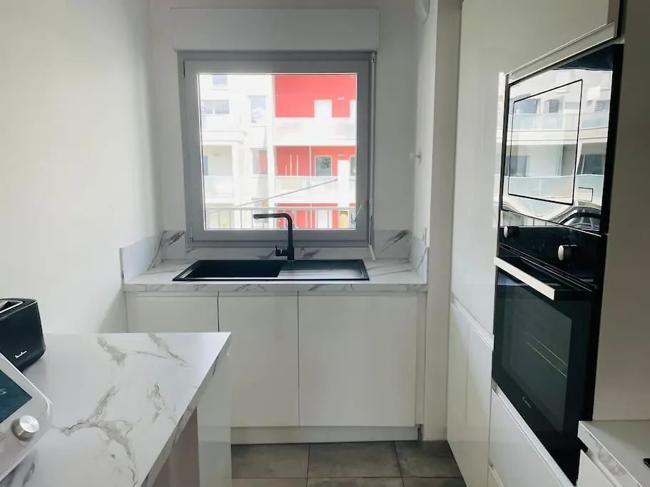 Calme Avec Beau Balcon & Parking A La Courrouze, Proche Centre Apartment Rennes