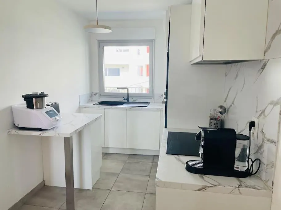 Calme Avec Beau Balcon & Parking A La Courrouze, Proche Centre Apartment Rennes