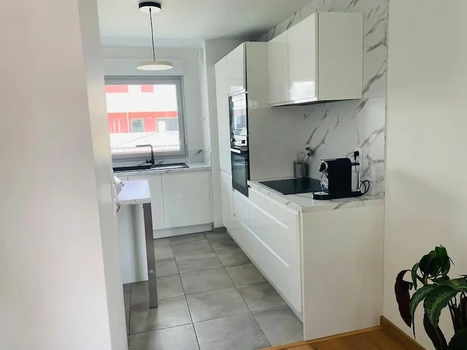 Calme Avec Beau Balcon & Parking A La Courrouze, Proche Centre Apartment Rennes