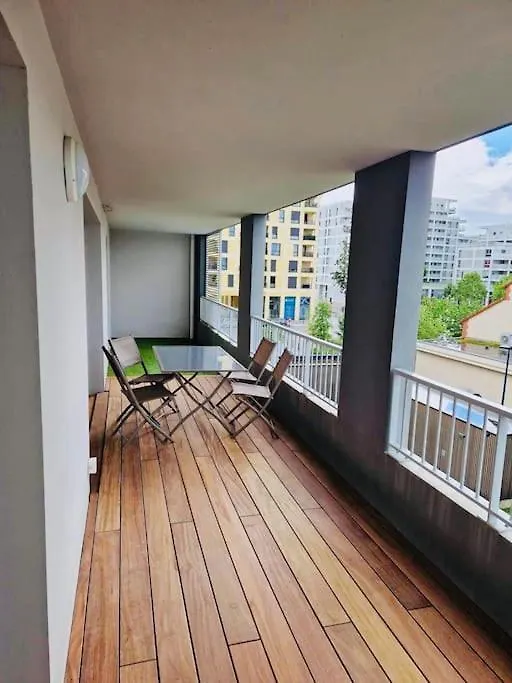 Calme Avec Beau Balcon & Parking A La Courrouze, Proche Centre Apartment Rennes